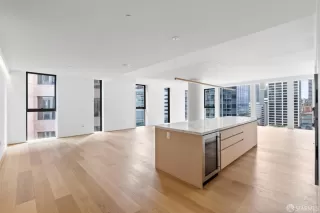 Photo #5: 425071496 Listing