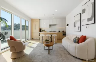 Photo #2: 425071523 Listing