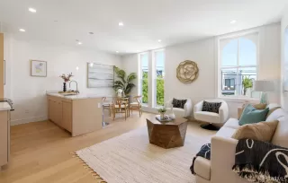 Photo #3: 425071535 Listing