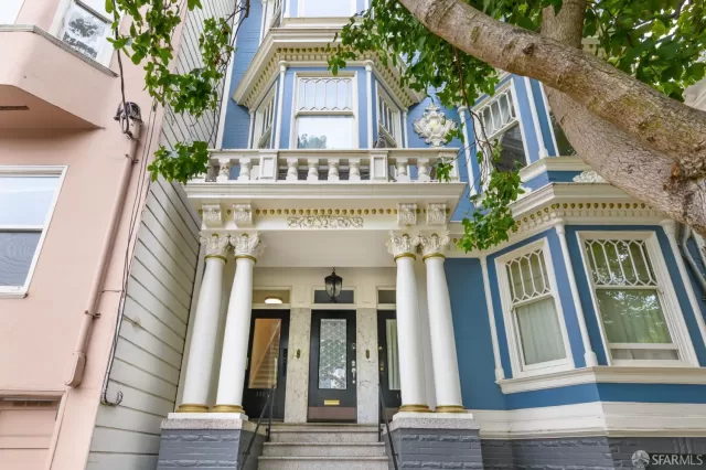 MLS: 425071697 Condo For Sale