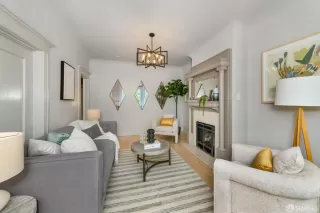 Photo #4: 425071697 Listing