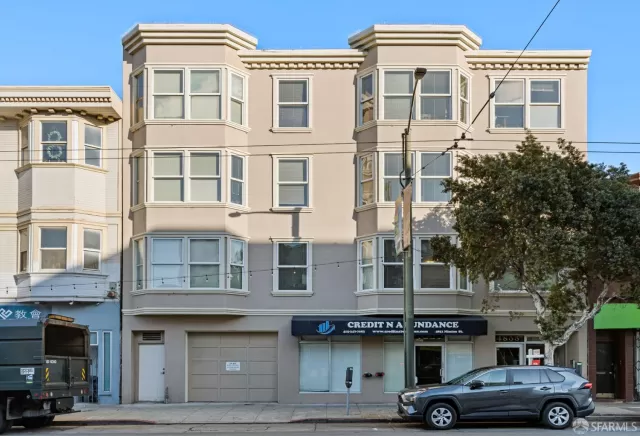 MLS: 425071712 Condo For Sale