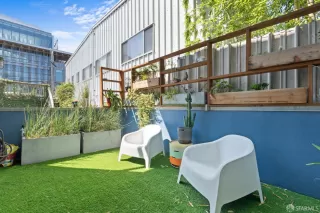 Photo #6: 425071765 Listing