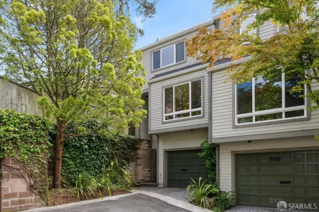 MLS: 425071766 Condo For Sale