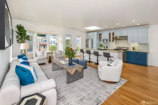 Photo #1: 425071947 Listing 