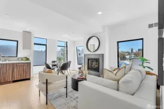 Photo #3: 425071959 Listing