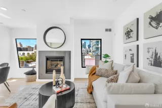 Photo #4: 425071959 Listing