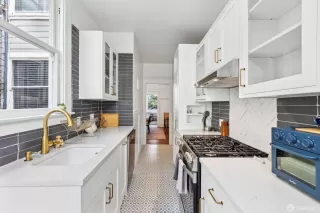 Photo #6: 425071974 Listing 