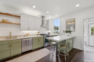 Photo #4: 425072158 Listing 