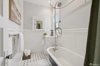 Photo #6: 425072158 Listing 