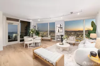 Photo #3: 425072357 Listing