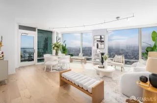 Photo #4: 425072357 Listing