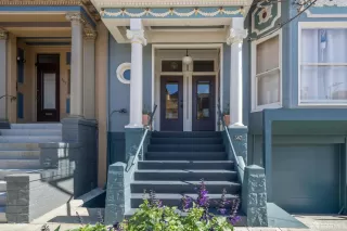 Photo #5: 425072523 Listing