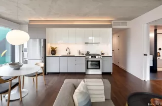 Photo #2: 425072562 Listing