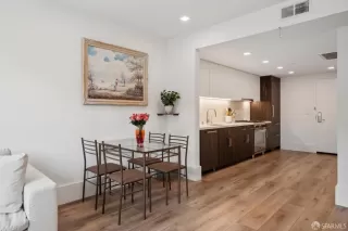 Photo #6: 425072609 Listing