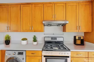 Photo #5: 425072879 Listing