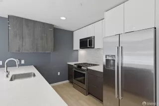 Photo #5: 425073170 Listing