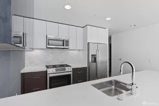 Photo #6: 425073170 Listing