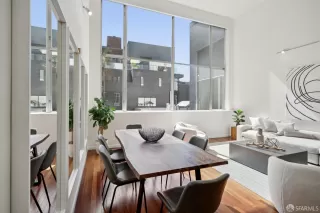 Photo #5: 425073287 Listing