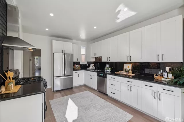 MLS: 425073362 Condo For Sale