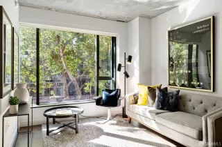 Photo #2: 425073384 Listing