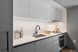 Photo #5: 425073384 Listing