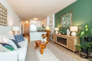 Photo #6: 425073448 Listing