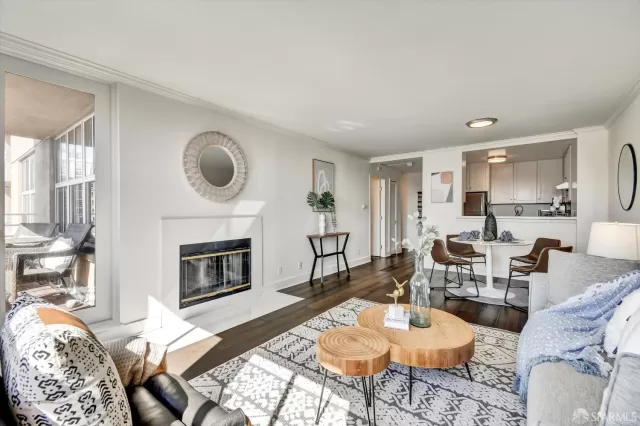 MLS: 425073456 Condo For Sale