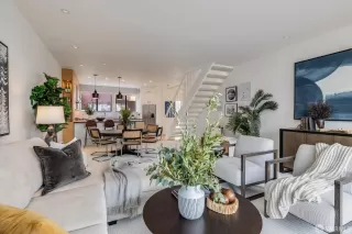 Photo #6: 425073549 Listing