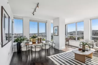 Photo #2: 425073571 Listing 