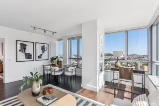 Photo #3: 425073571 Listing 