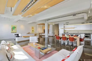 Photo #4: 425073743 Listing