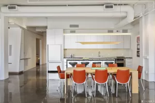 Photo #5: 425073743 Listing