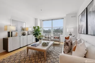 Photo #3: 425073837 Listing