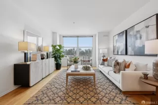 Photo #5: 425073837 Listing