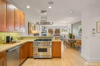 Photo #3: 425073908 Listing