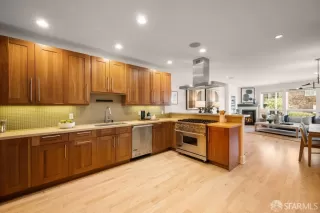 Photo #4: 425073908 Listing