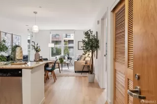 Photo #2: 425073959 Listing