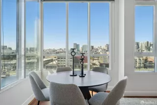 Photo #5: 425074110 Listing