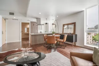 Photo #4: 425074209 Listing