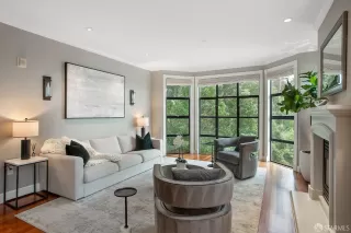 Photo #2: 425074256 Listing