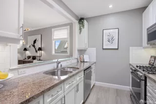 Photo #6: 425074256 Listing