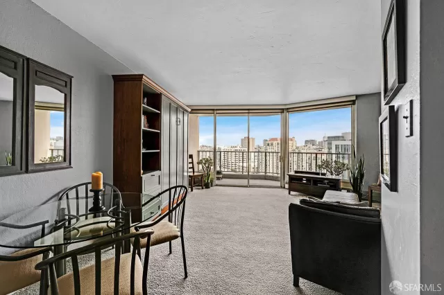 MLS: 425074304 Condo For Sale