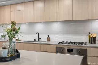 Photo #4: 425074332 Listing 