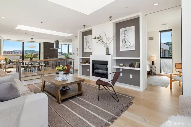 MLS: 425074368 Condo For Sale