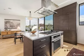 Photo #6: 425074368 Listing