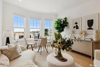 Photo #3: 425074546 Listing