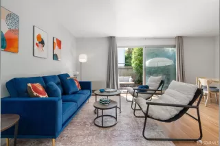 Photo #2: 425074672 Listing 