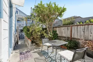 Photo #2: 425074867 Listing 