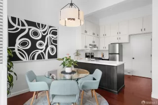 Photo #5: 425074871 Listing 